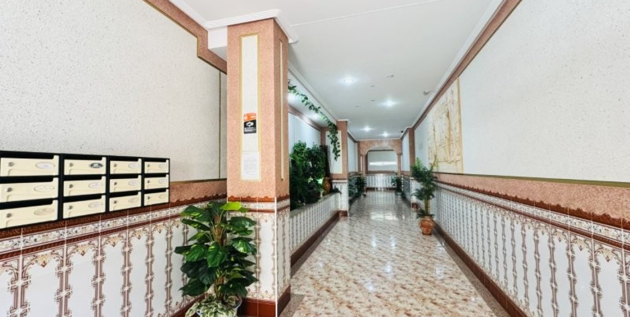 Resale - Apartment / flat -
Torrevieja - La Mata