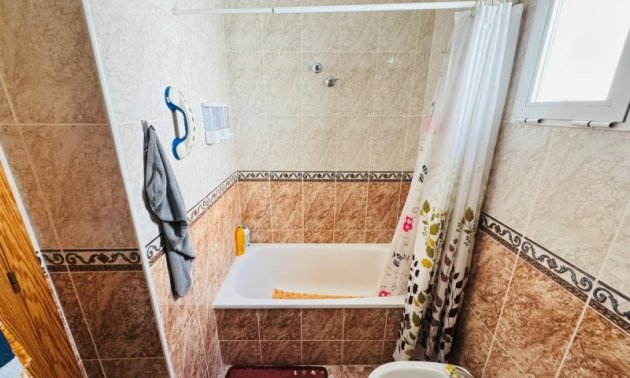 Resale - Apartment / flat -
Torrevieja - La Mata