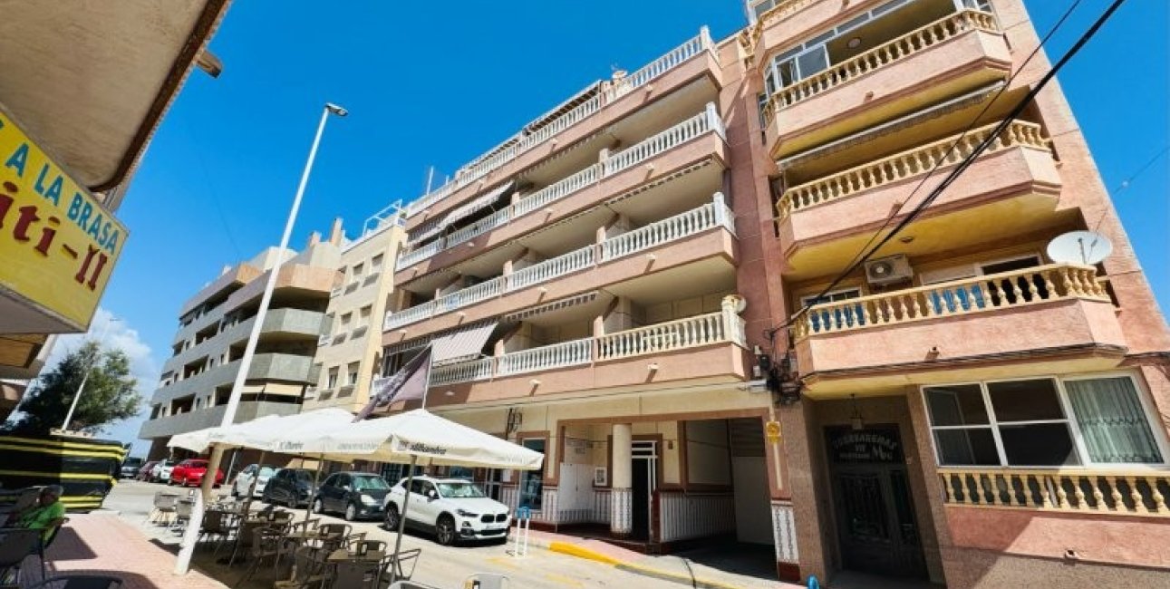 Resale - Apartment / flat -
Torrevieja - La Mata