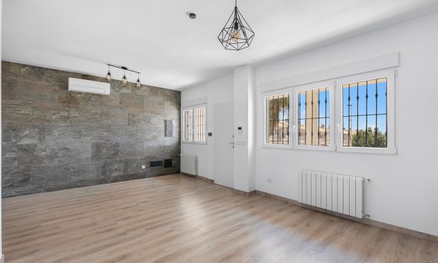 Reventa - Villa -
Torrevieja - Aguas Nuevas