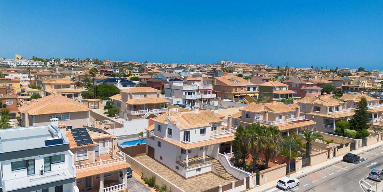 Reventa - Villa -
Torrevieja - Aguas Nuevas