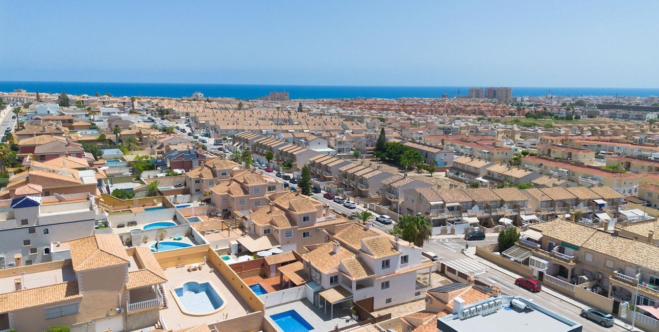 Reventa - Villa -
Torrevieja - Aguas Nuevas