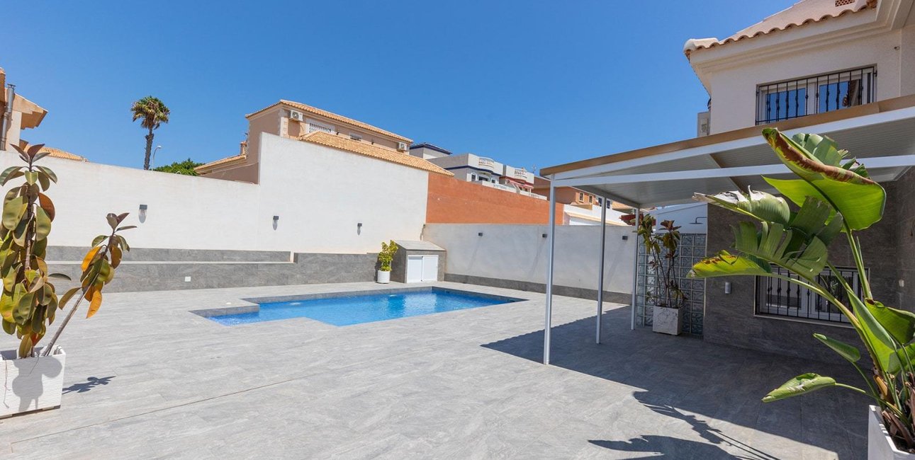 Reventa - Villa -
Torrevieja - Aguas Nuevas