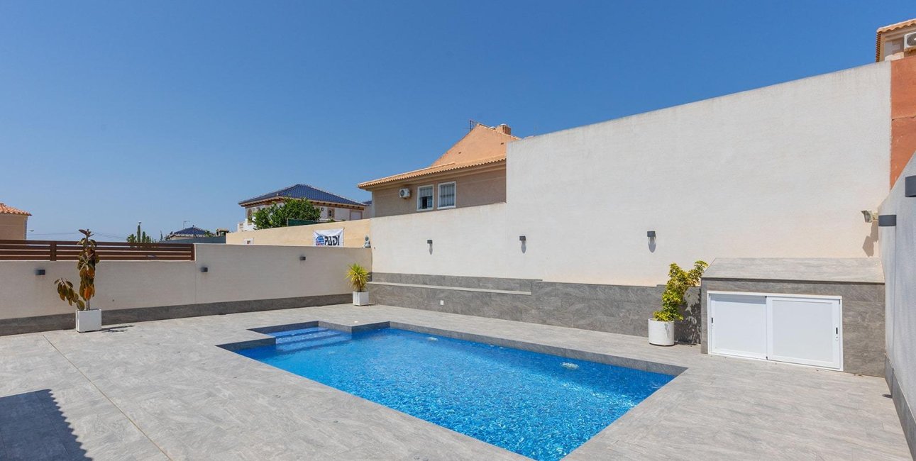 Reventa - Villa -
Torrevieja - Aguas Nuevas