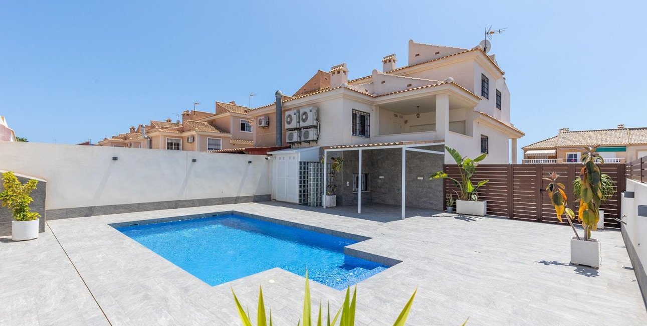 Reventa - Villa -
Torrevieja - Aguas Nuevas