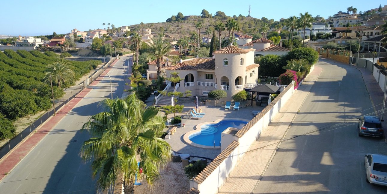 Resale - Villa -
Algorfa - Lomas de La Juliana