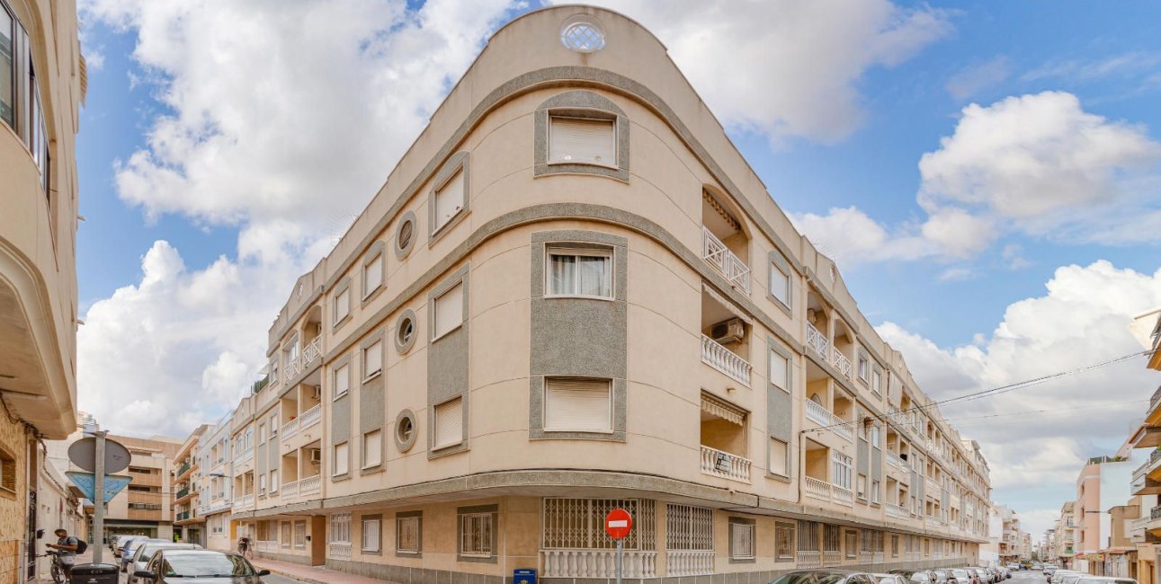 Resale - Apartment / flat -
Torrevieja - Centro