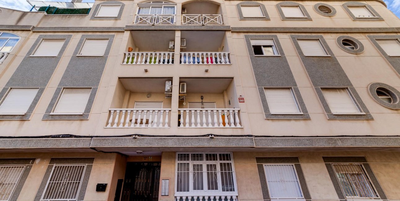 Resale - Apartment / flat -
Torrevieja - Centro