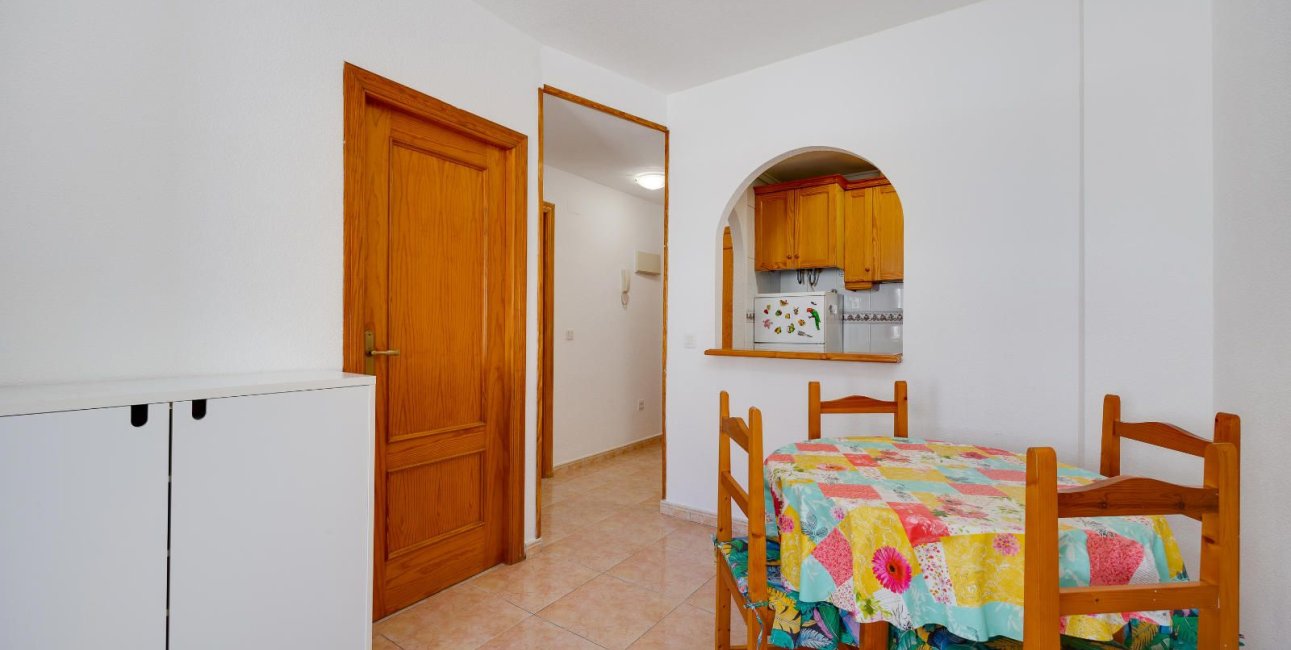 Resale - Apartment / flat -
Torrevieja - Centro
