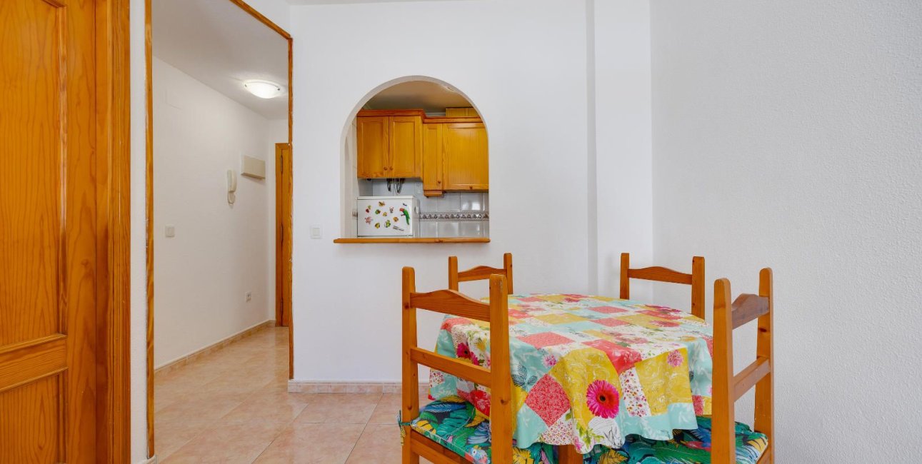 Resale - Apartment / flat -
Torrevieja - Centro