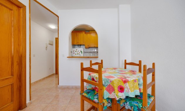 Resale - Apartment / flat -
Torrevieja - Centro