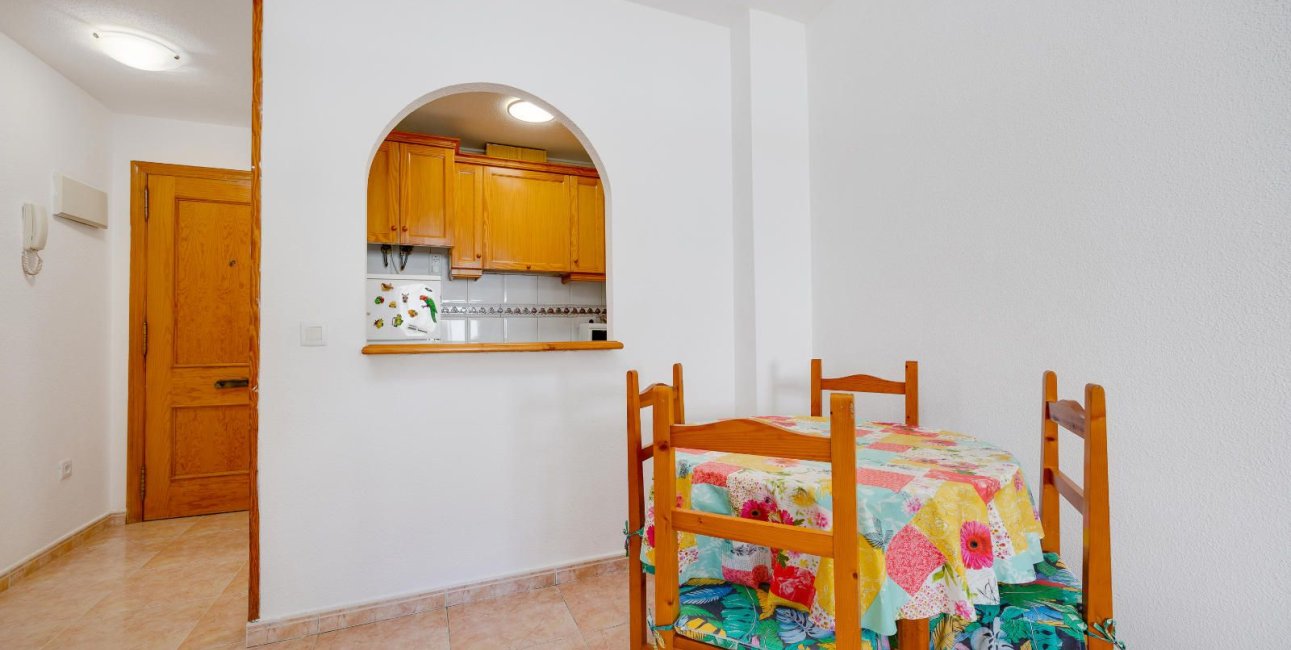 Resale - Apartment / flat -
Torrevieja - Centro