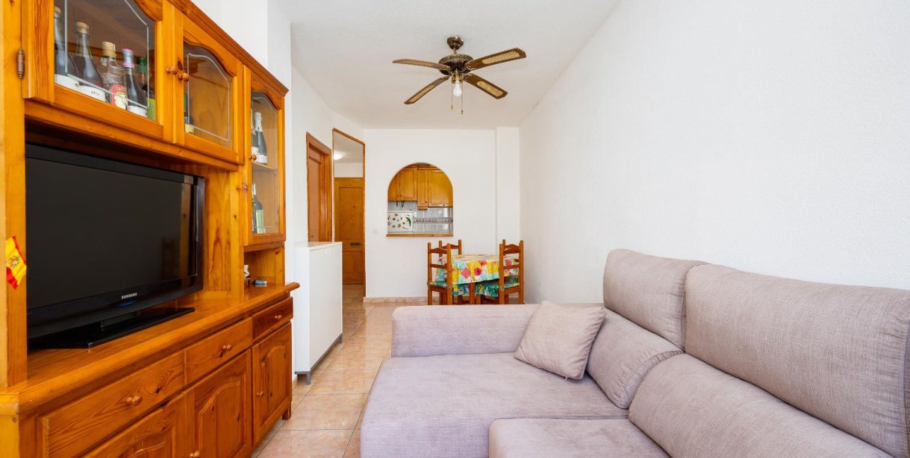 Resale - Apartment / flat -
Torrevieja - Centro