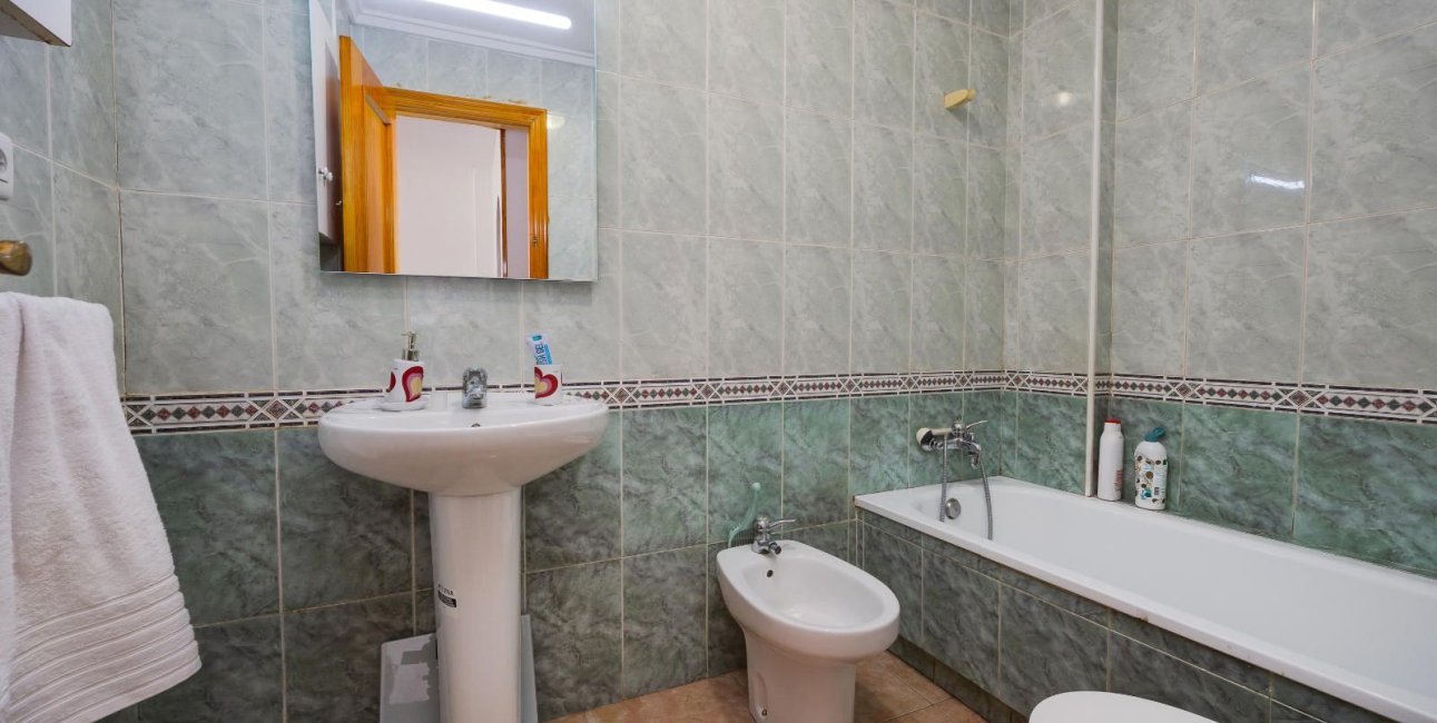 Resale - Apartment / flat -
Torrevieja - Centro