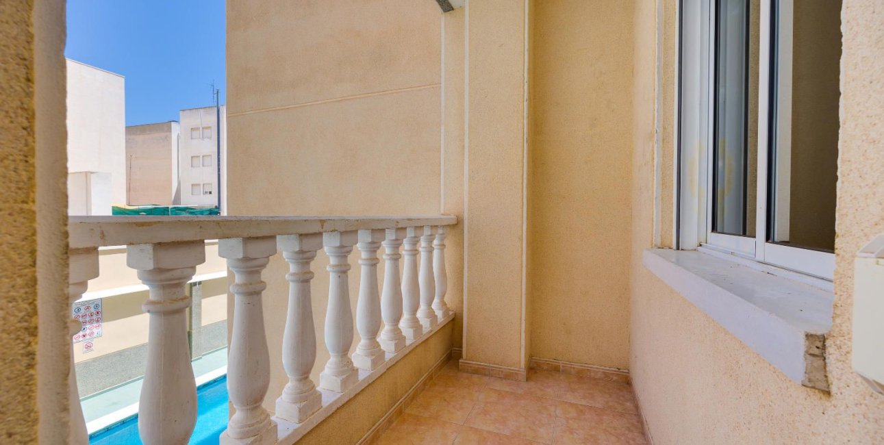 Resale - Apartment / flat -
Torrevieja - Centro