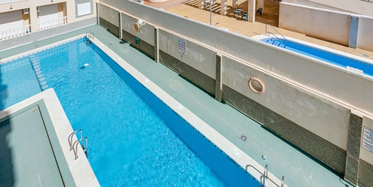 Resale - Apartment / flat -
Torrevieja - Centro