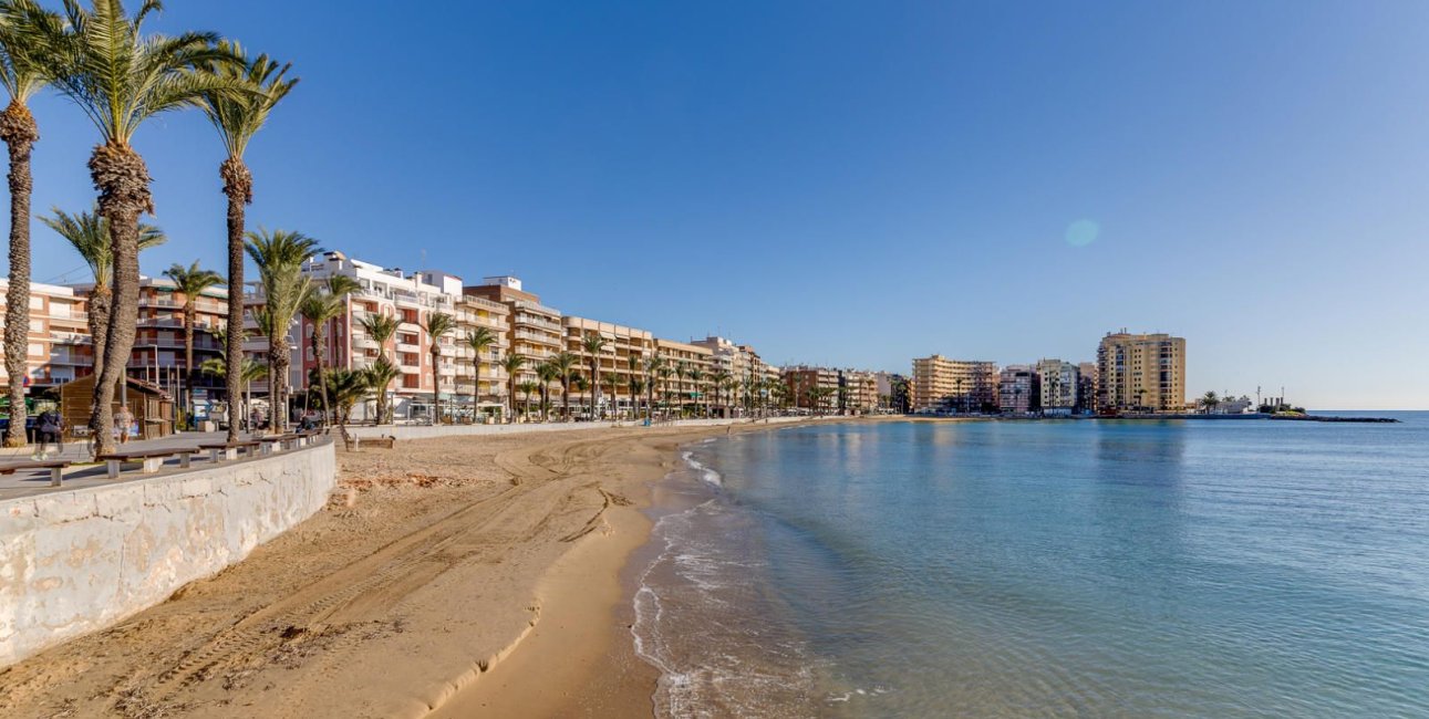 Resale - Apartment / flat -
Torrevieja - Centro