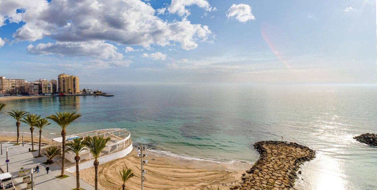 Resale - Apartment / flat -
Torrevieja - Centro