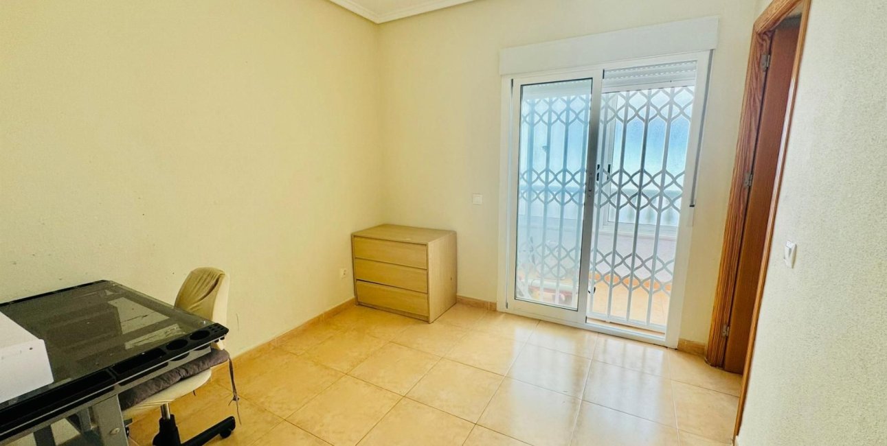 Resale - Bungalow -
Torrevieja - Calas blanca