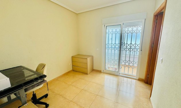 Resale - Bungalow -
Torrevieja - Calas blanca