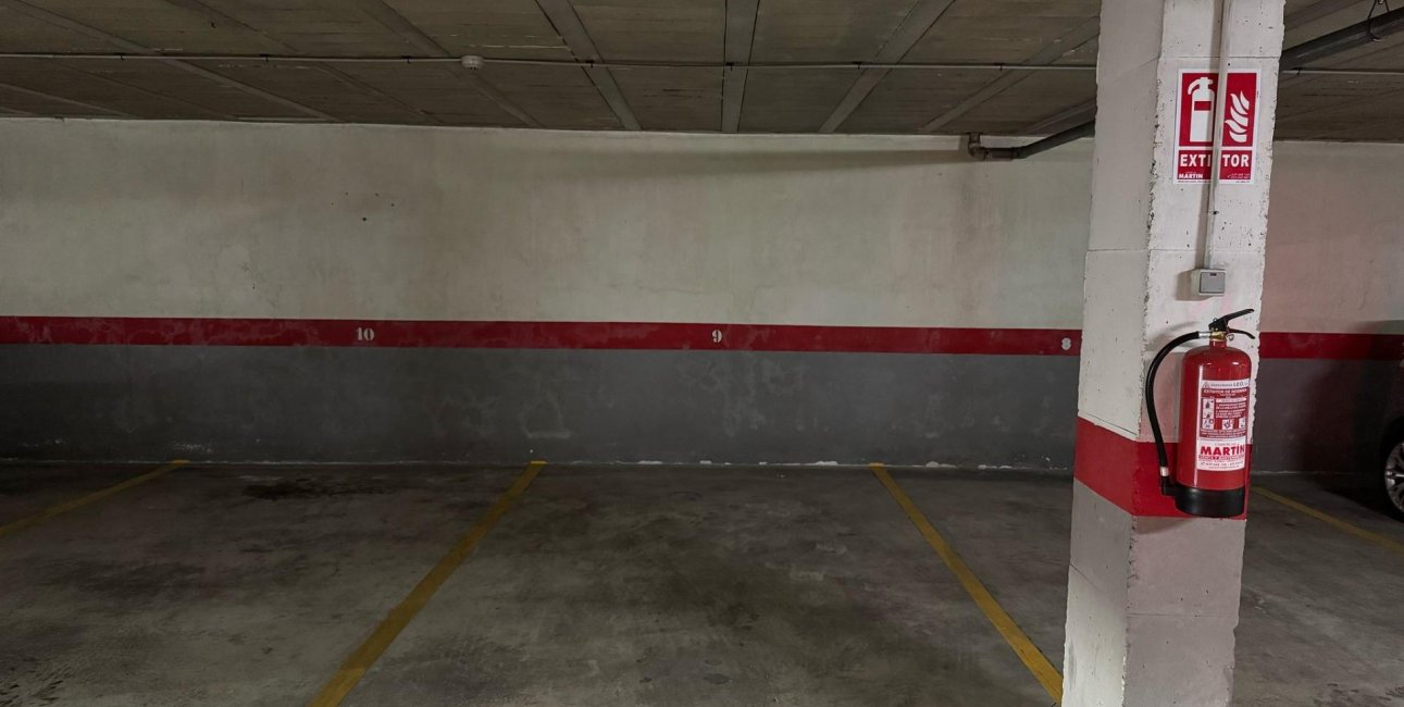 Reventa - Garaje -
Torrevieja - Centro