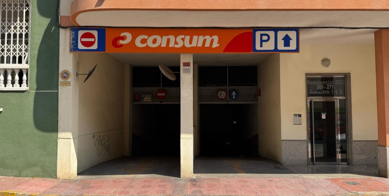 Reventa - Garaje -
Torrevieja - Centro