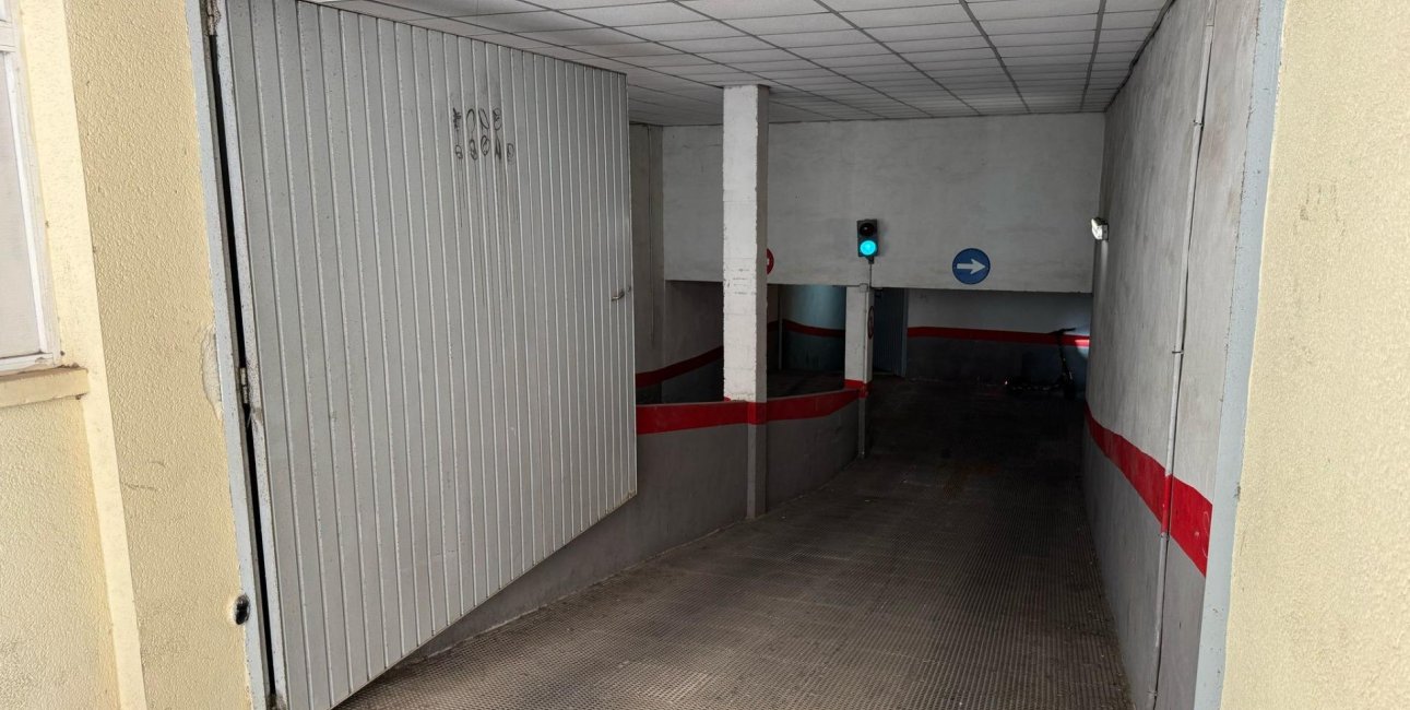 Reventa - Garaje -
Torrevieja - Centro