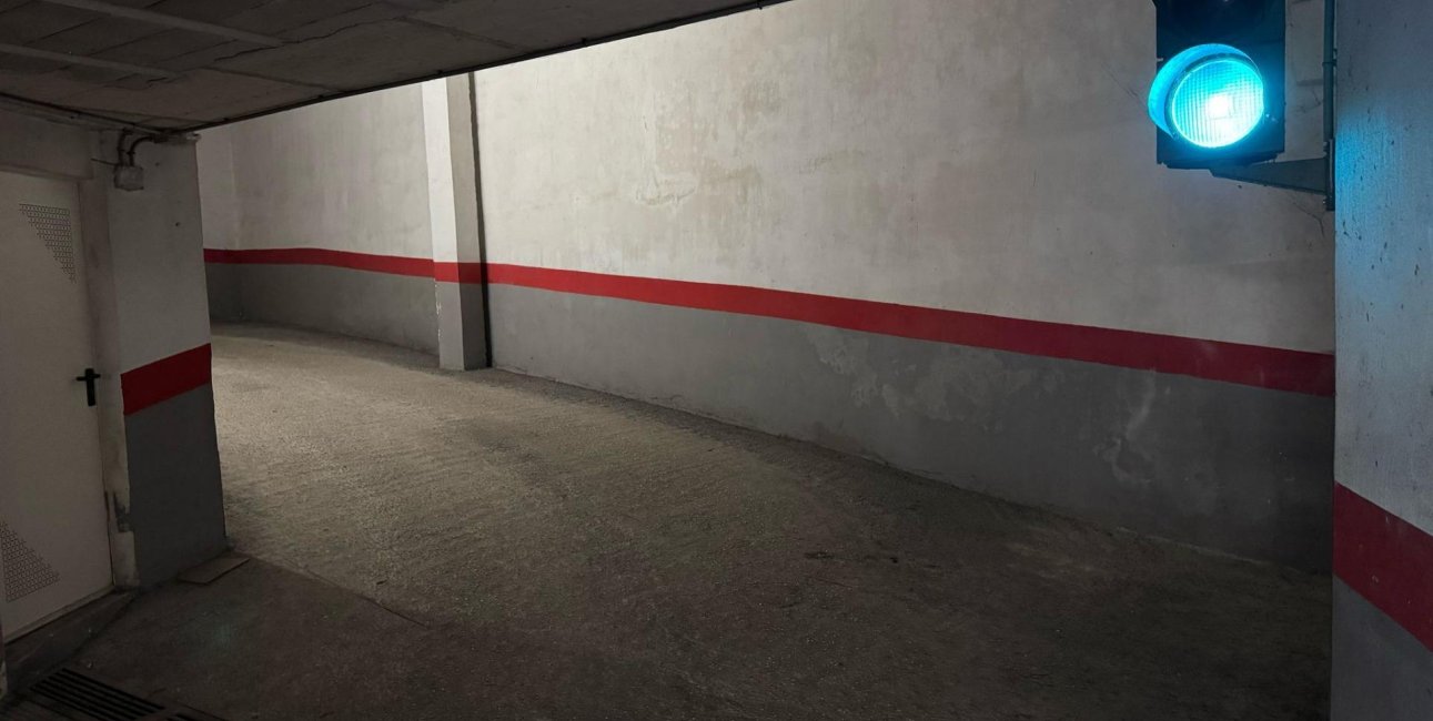 Reventa - Garaje -
Torrevieja - Centro