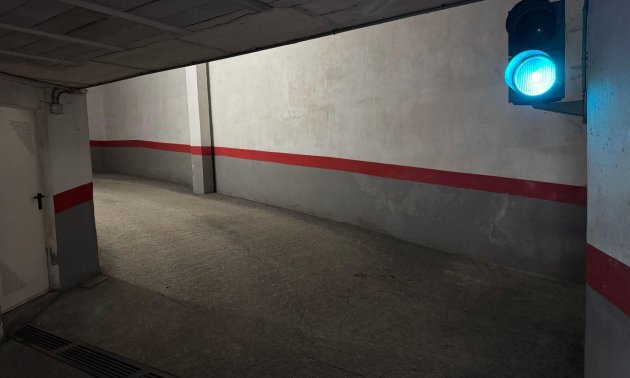 Reventa - Garaje -
Torrevieja - Centro