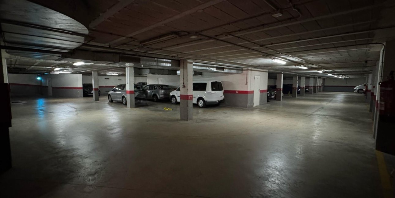 Reventa - Garaje -
Torrevieja - Centro