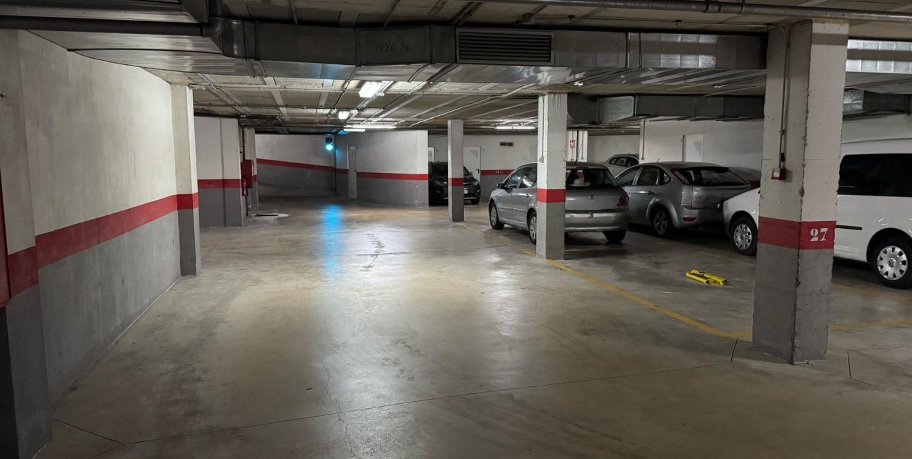 Reventa - Garaje -
Torrevieja - Centro