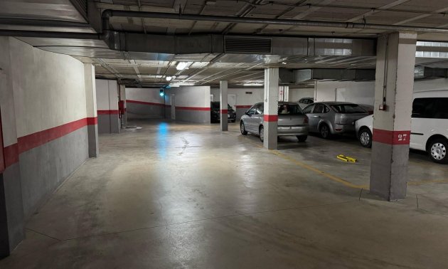 Reventa - Garaje -
Torrevieja - Centro