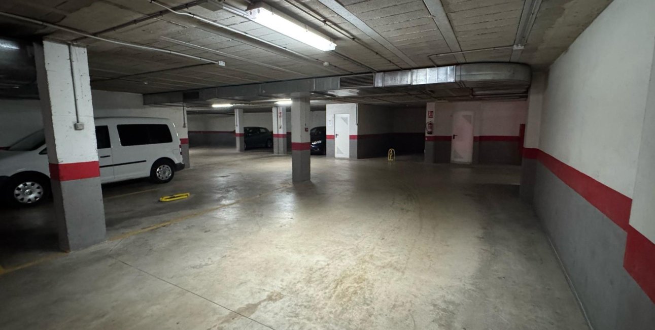 Reventa - Garaje -
Torrevieja - Centro