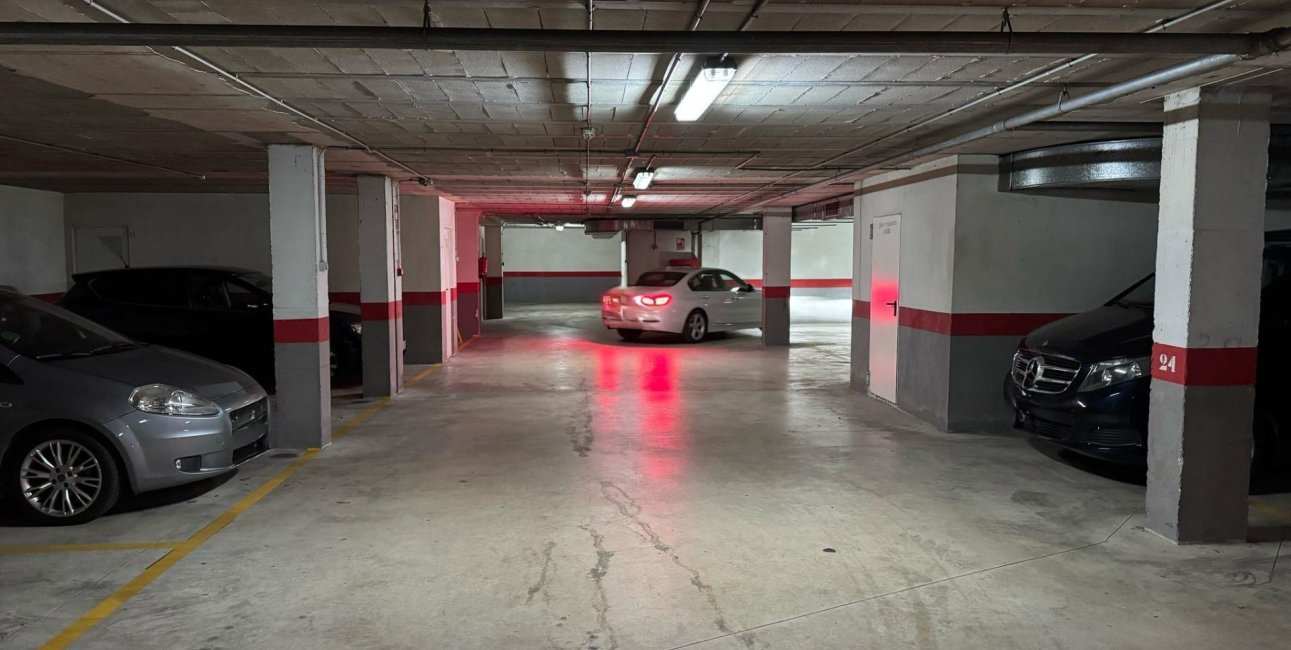 Reventa - Garaje -
Torrevieja - Centro