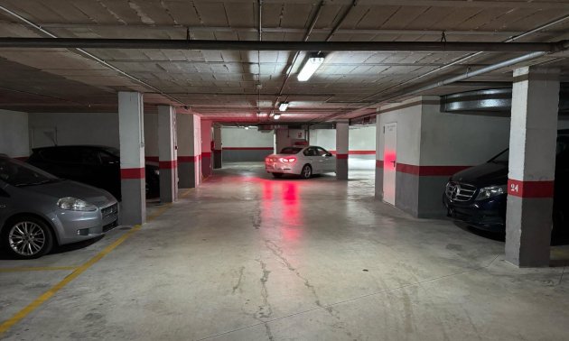 Reventa - Garaje -
Torrevieja - Centro