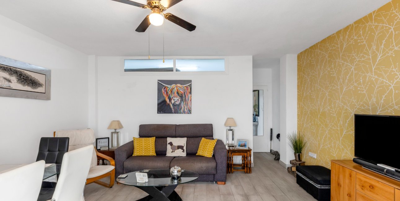 Resale - Apartment / flat -
Torrevieja - Playa del Cura