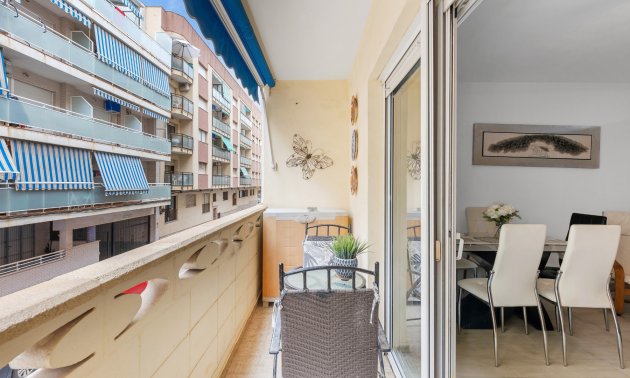 Resale - Apartment / flat -
Torrevieja - Playa del Cura