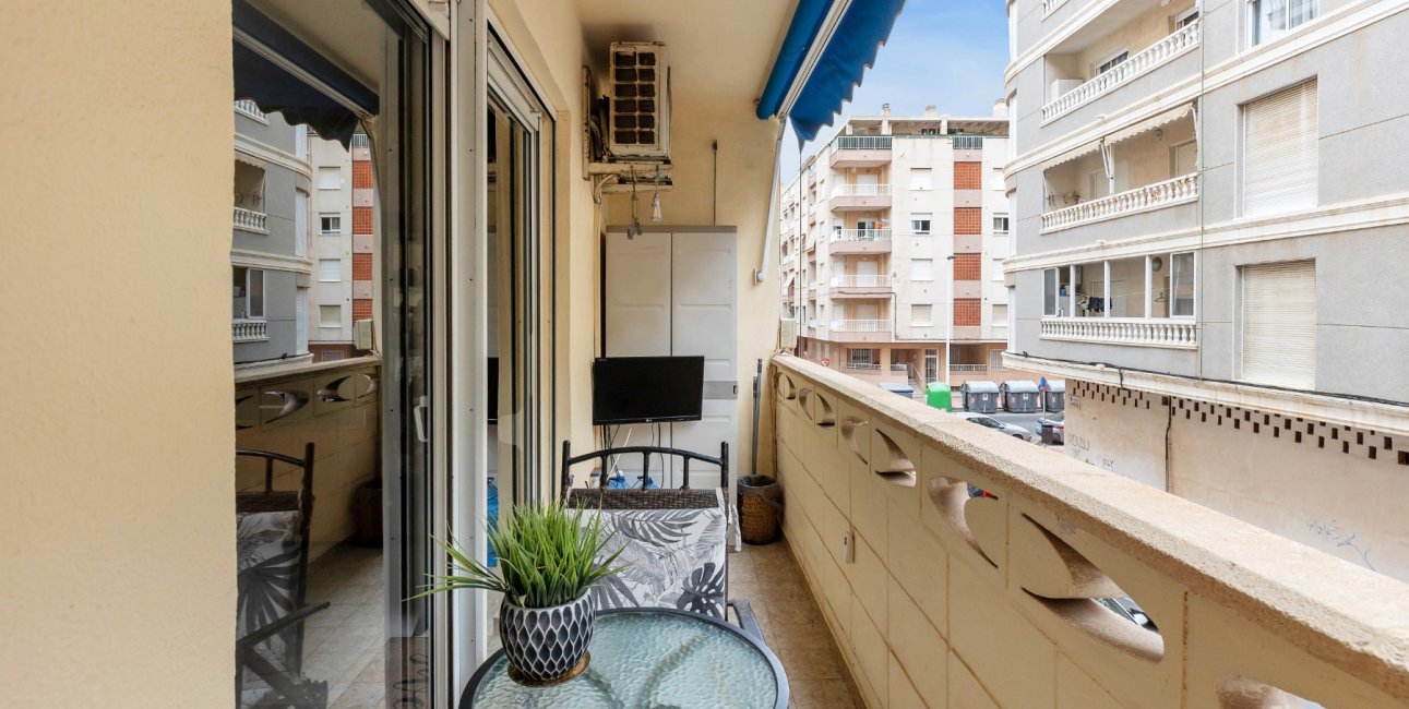 Resale - Apartment / flat -
Torrevieja - Playa del Cura