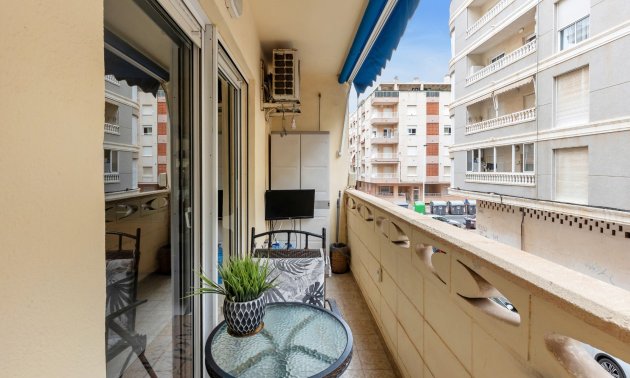 Resale - Apartment / flat -
Torrevieja - Playa del Cura
