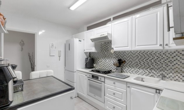 Resale - Apartment / flat -
Torrevieja - Playa del Cura