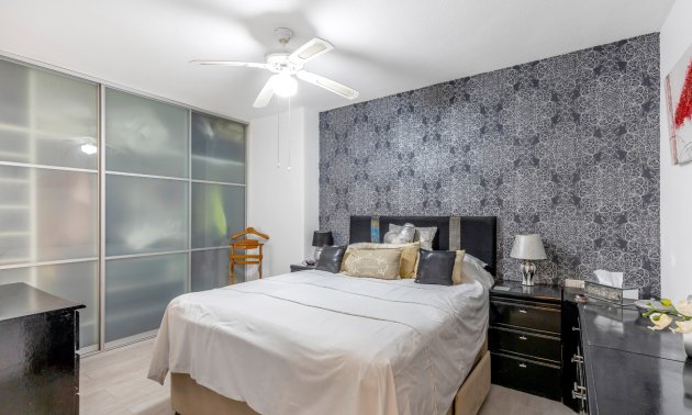 Resale - Apartment / flat -
Torrevieja - Playa del Cura