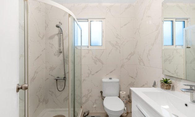 Resale - Apartment / flat -
Torrevieja - Playa del Cura