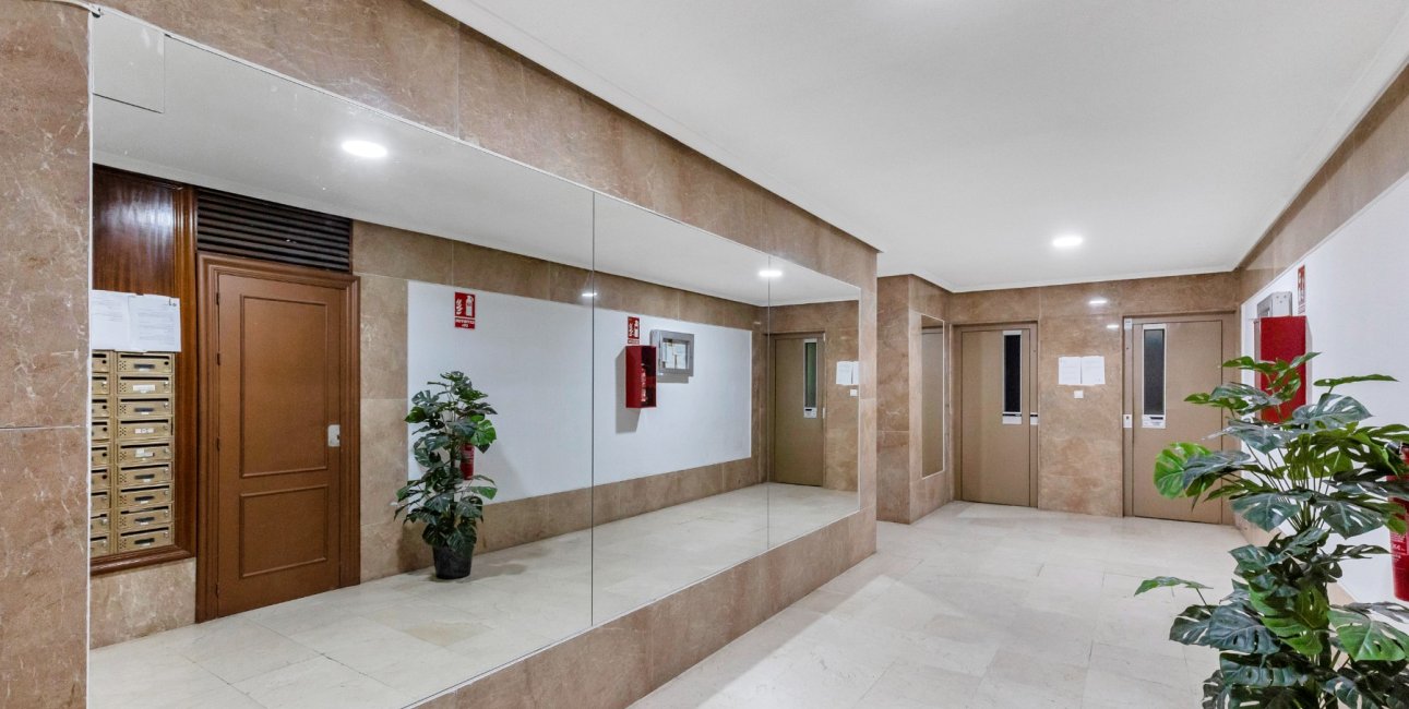 Resale - Apartment / flat -
Torrevieja - Playa del Cura