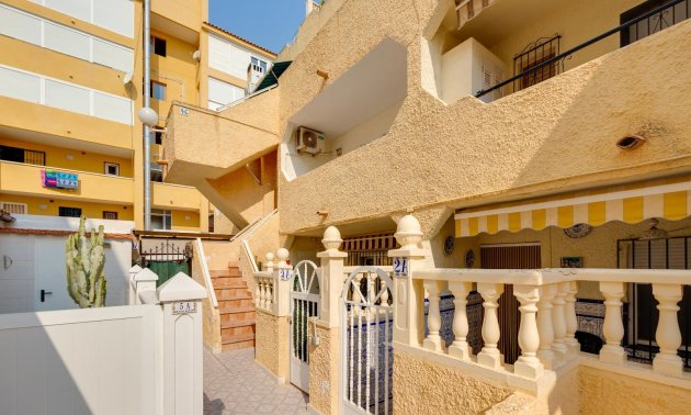 Resale - Apartment / flat -
Torrevieja - La Mata