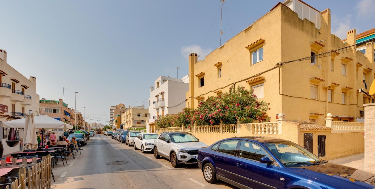 Resale - Apartment / flat -
Torrevieja - La Mata