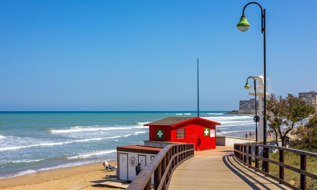 Resale - Apartment / flat -
Torrevieja - La Mata