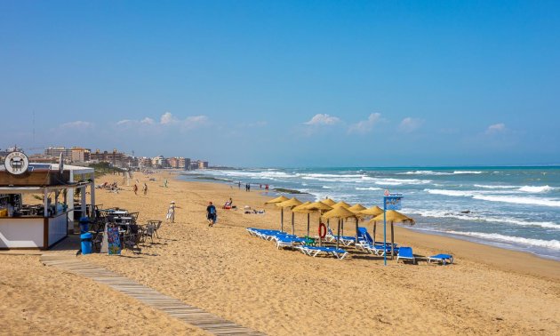 Resale - Apartment / flat -
Torrevieja - La Mata