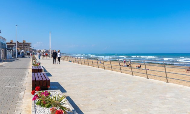 Resale - Apartment / flat -
Torrevieja - La Mata