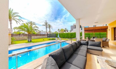 Resale - Villa -
Orihuela Costa - Cabo Roig
