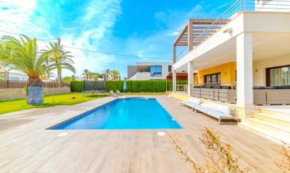 Resale - Villa -
Orihuela Costa - Cabo Roig